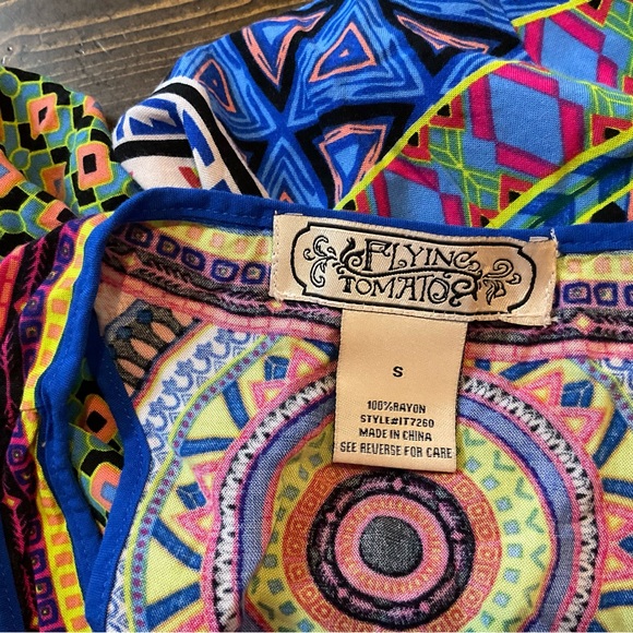 High Low Flying Tomato Colorful Geometric Tank Top - Picture 3 of 7